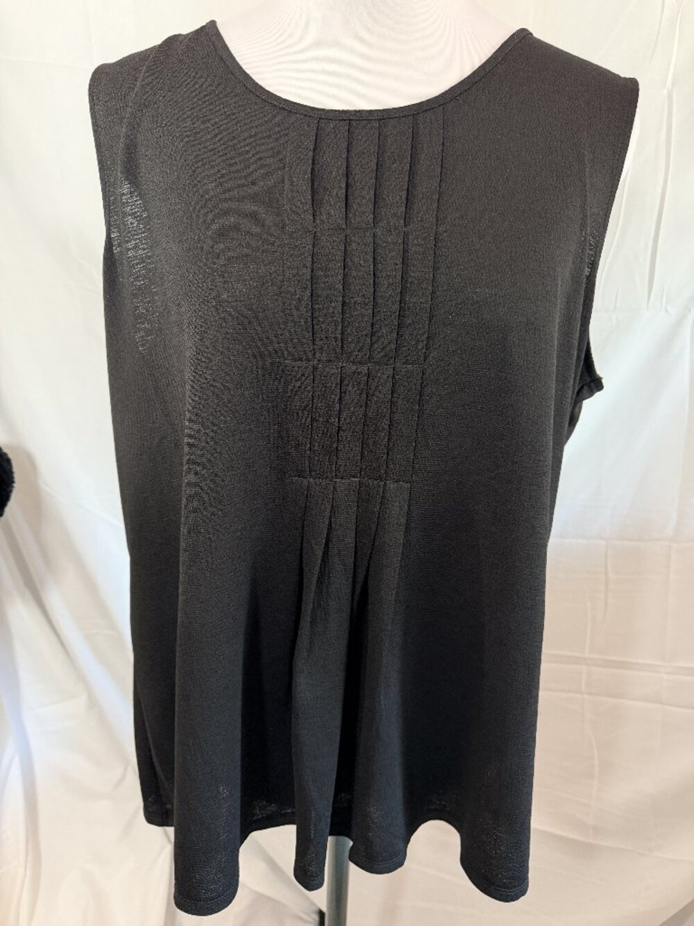Croft and Barrow Black Sleeveless Top